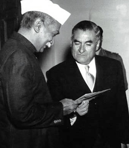1952 Ene 15 - Portes Gil entrega Cartas Credenciales al Exmo. se&ntilde;or Dr. Rajendra Prasad, Presidente de la India.